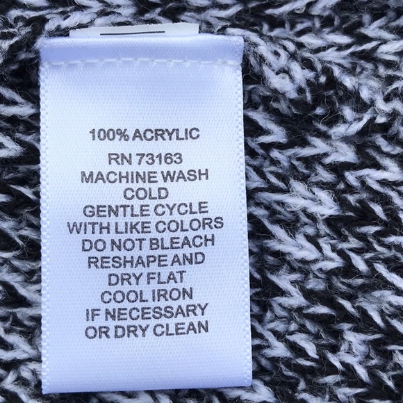 NWOT Cable & Gauge Black and White Knit Bell Sleeve Sweater Size Small - Picture 9 of 11